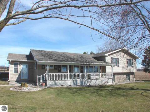 2244 N Jerome Rd, Ithaca, MI 48847 photo 1