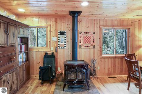 7369 White Pine Dr, Ellsworth, MI 49729 photo 9