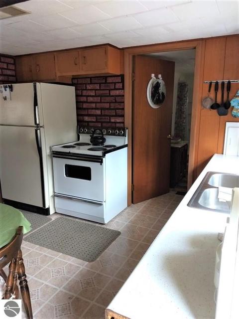 5369 E 8th St, Au Gres, MI 48703 photo 4
