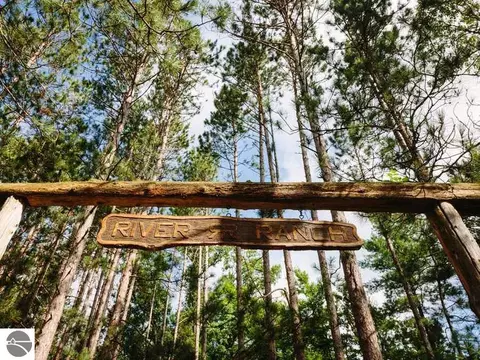 6378 S Mac Rd, Baldwin, MI 49304