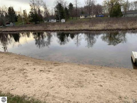 1734 Pointe Rd, Hale, MI 48739 photo 3