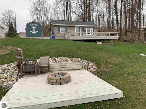 1734 Pointe Rd, Hale, MI 48739 photo 4