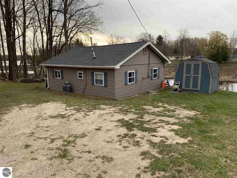 1734 Pointe Rd, Hale, MI 48739 photo 7