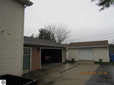 989 Schemp Rd, Lupton, MI 48635 photo 3