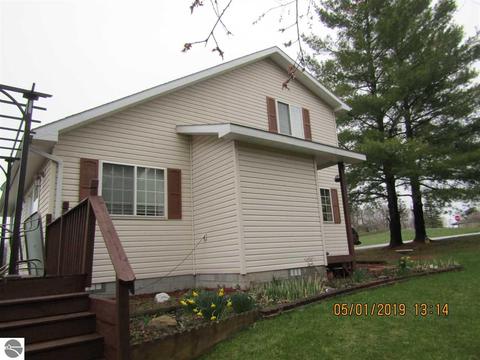989 Schemp Rd, Lupton, MI 48635 photo 2