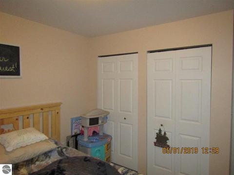 989 Schemp Rd, Lupton, MI 48635 photo 10