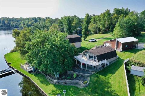 646 Maple, Lupton, MI 48635 photo 1