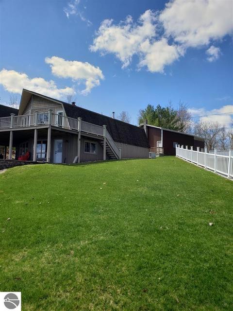 646 Maple, Lupton, MI 48635 photo 3