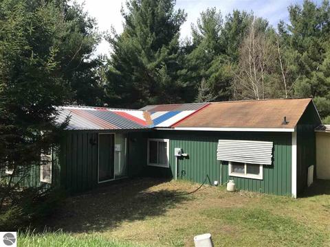 2961 E 14 Rd, Manton, MI 49663 photo 2