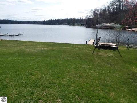923 Richland Ave, Lupton, MI 48635 photo 2