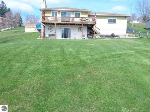 923 Richland Ave, Lupton, MI 48635 photo 3