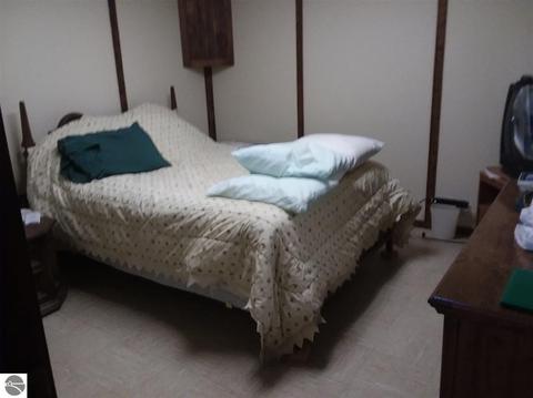 923 Richland Ave, Lupton, MI 48635 photo 25