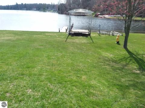 923 Richland Ave, Lupton, MI 48635 photo 4