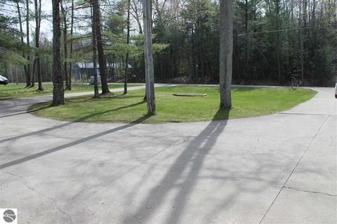 3660 Pineland Pt, Gladwin, MI 48624 photo 2