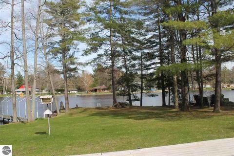 3660 Pineland Pt, Gladwin, MI 48624 photo 4