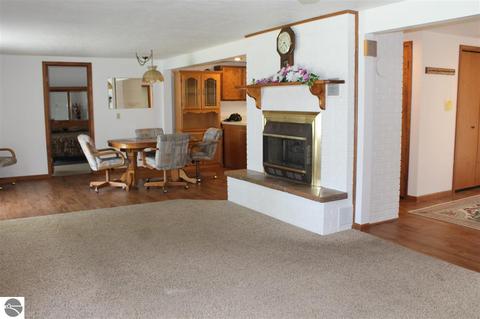 3660 Pineland Pt, Gladwin, MI 48624 photo 17