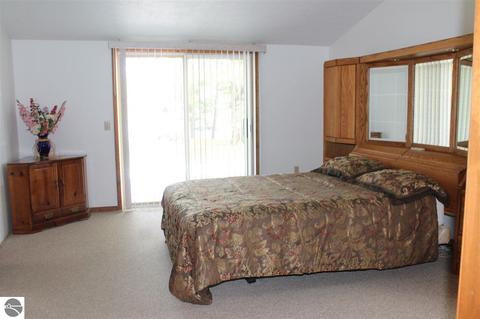 3660 Pineland Pt, Gladwin, MI 48624 photo 21