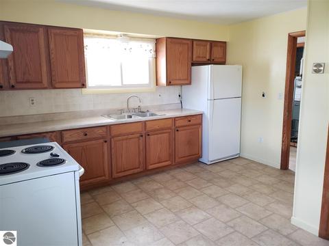 124 Edwards St, Mesick, MI 49668 photo 7