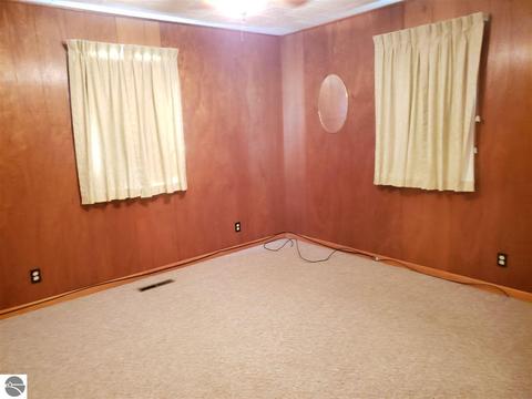 124 Edwards St, Mesick, MI 49668 photo 10