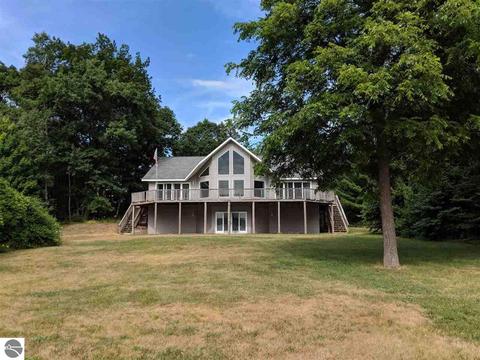 1839 Eastern Ave, Weidman, MI 48893 photo 2