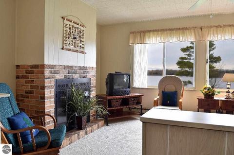 3473 Deerfield Ln, Lupton, MI 48635 photo 6