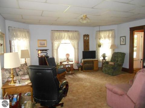 110 E Wright Ave, Shepherd, MI 48883 photo 5