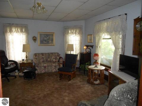 110 E Wright Ave, Shepherd, MI 48883 photo 4