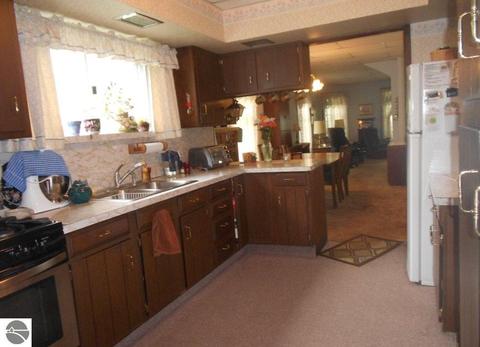 110 E Wright Ave, Shepherd, MI 48883 photo 8