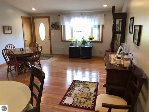 8319 Upton Dr, Shepherd, MI 48883 photo 10