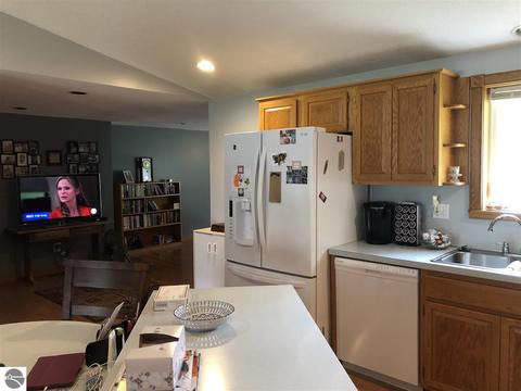 8319 Upton Dr, Shepherd, MI 48883 photo 8