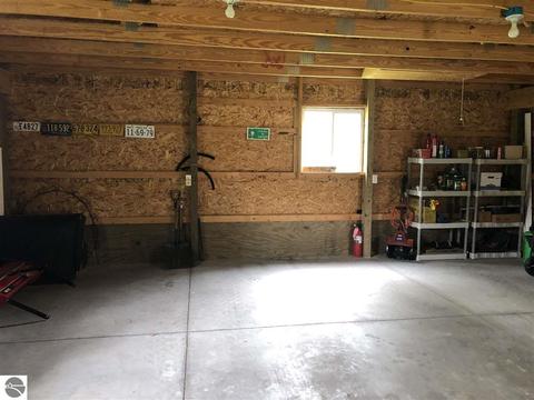 8319 Upton Dr, Shepherd, MI 48883 photo 29
