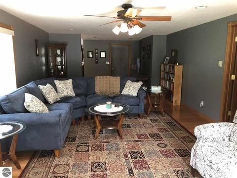 8319 Upton Dr, Shepherd, MI 48883 photo 12