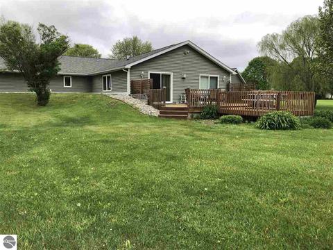 8319 Upton Dr, Shepherd, MI 48883 photo 27