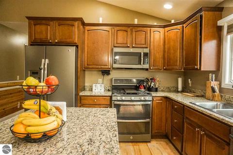 7420 E Meadows Dr, Cedar, MI 49621 photo 3