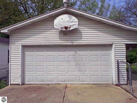 208 S Second, Shepherd, MI 48883 photo 3