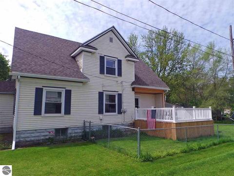 208 S Second, Shepherd, MI 48883 photo 2
