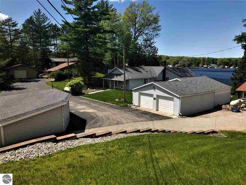 4033 Maple Ave, Lupton, MI 48635 photo 2