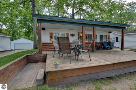 1818 Arbor Dr, Lake George, MI 48633 photo 3