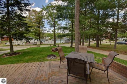 1818 Arbor Dr, Lake George, MI 48633 photo 4