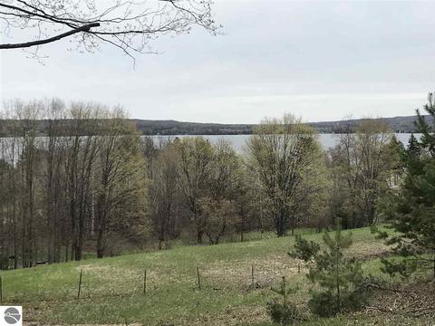 5494 E Hidden Beech Dr, Cedar, MI 49621 photo 3