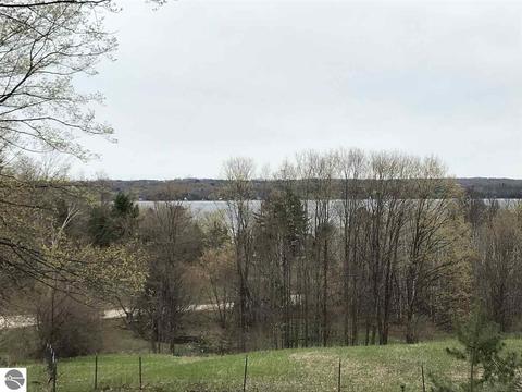 5494 E Hidden Beech Dr, Cedar, MI 49621 photo 4