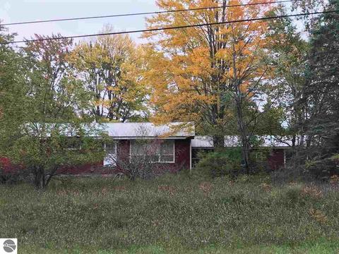 2260 N Birch, Kalkaska, MI 49646 photo 2