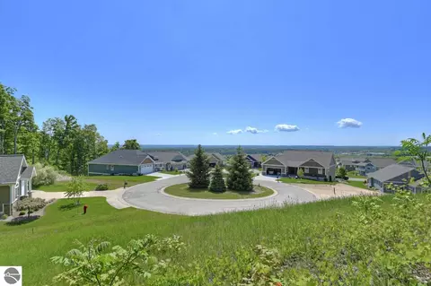 4300 Eagle Rdg, Traverse City, MI 49684