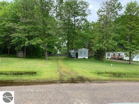 4166 Anne St, Au Gres, MI 48703 photo 2