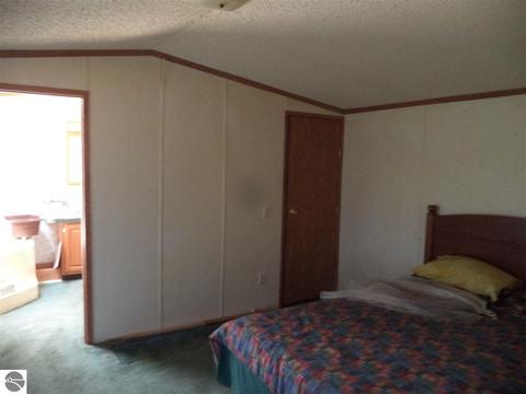 2204 Shady Shores Rd, Lupton, MI 48635 photo 6