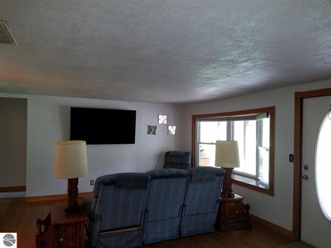 8905 E Remus Rd, Mount Pleasant, MI 48858 photo 9