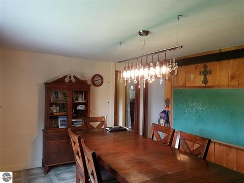 8905 E Remus Rd, Mount Pleasant, MI 48858 photo 5