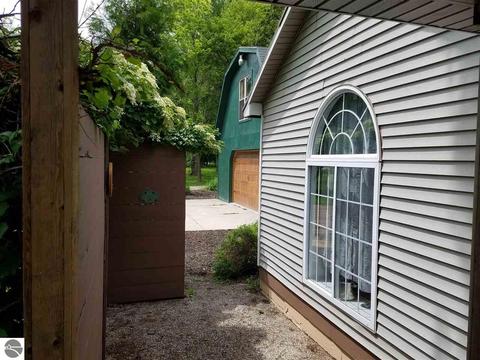 8905 E Remus Rd, Mount Pleasant, MI 48858 photo 3