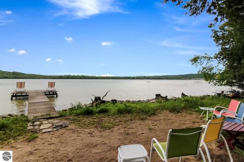 738 E Traverse Lake Rd, Cedar, MI 49621 photo 4