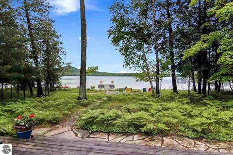 738 E Traverse Lake Rd, Cedar, MI 49621 photo 5